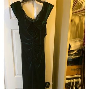 Velvet Emerald Off-the shoulder Formal Gown